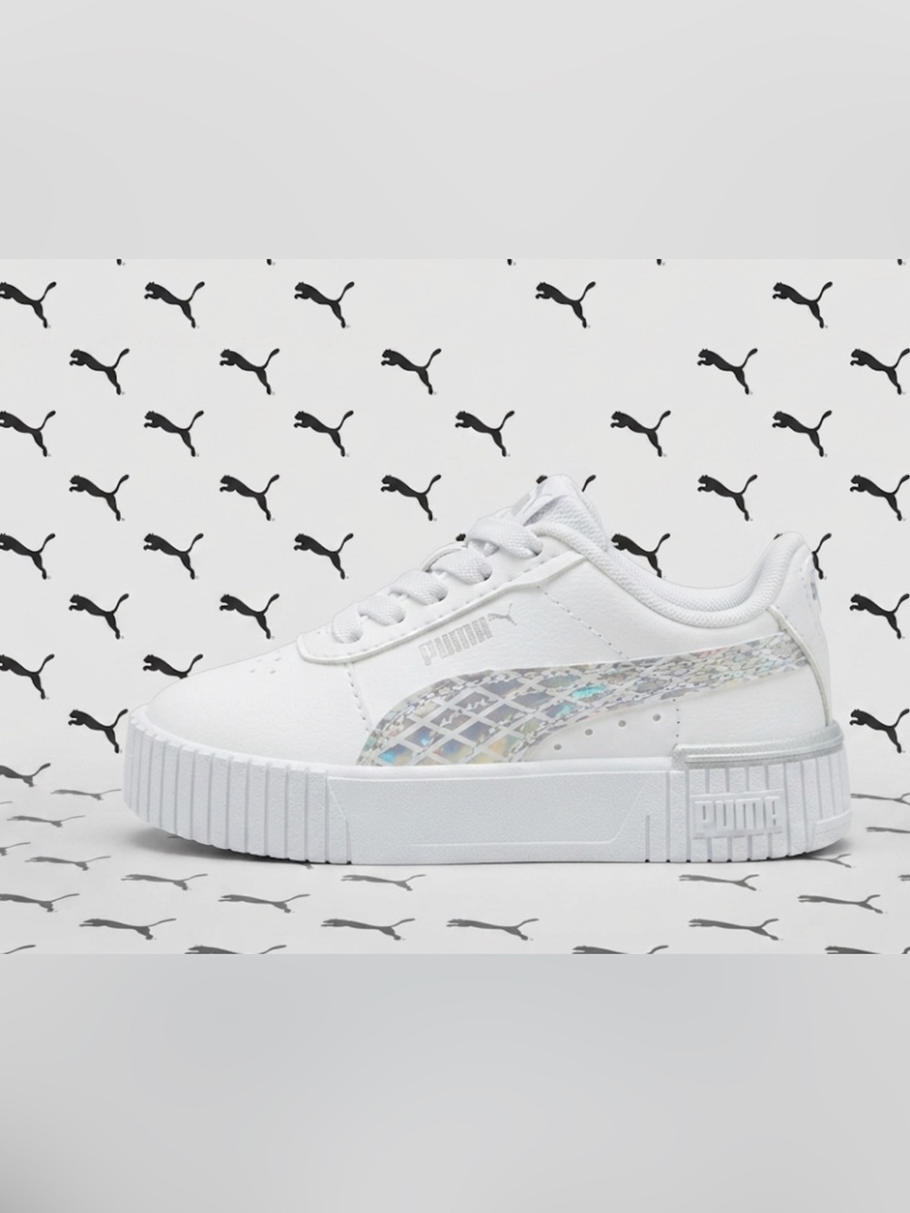 New authentic Puma baby girl signature sneakers sz 4 Display